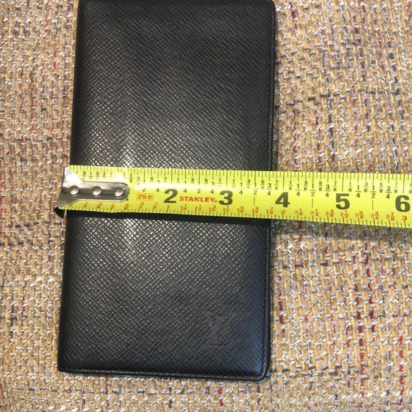 LOUIS VUITTON Black Taiga Leather Long Thin Bifold CC Wallet MI0025 - Picture 15 of 17